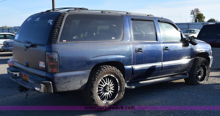 image for item I8644 2003 GMC Yukon XL 1500 SUV