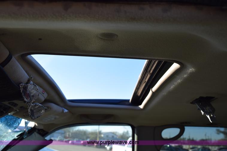 image for item I8644 2003 GMC Yukon XL 1500 SUV