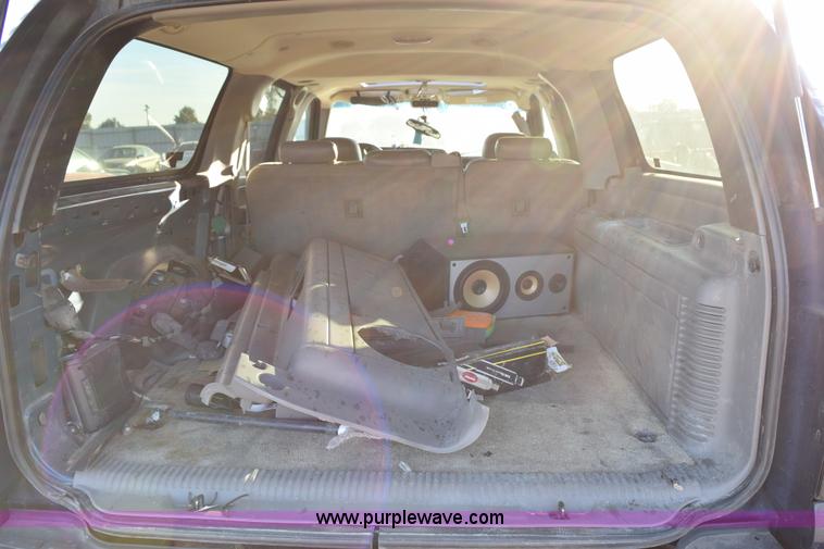 image for item I8644 2003 GMC Yukon XL 1500 SUV