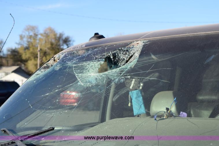 image for item I8644 2003 GMC Yukon XL 1500 SUV