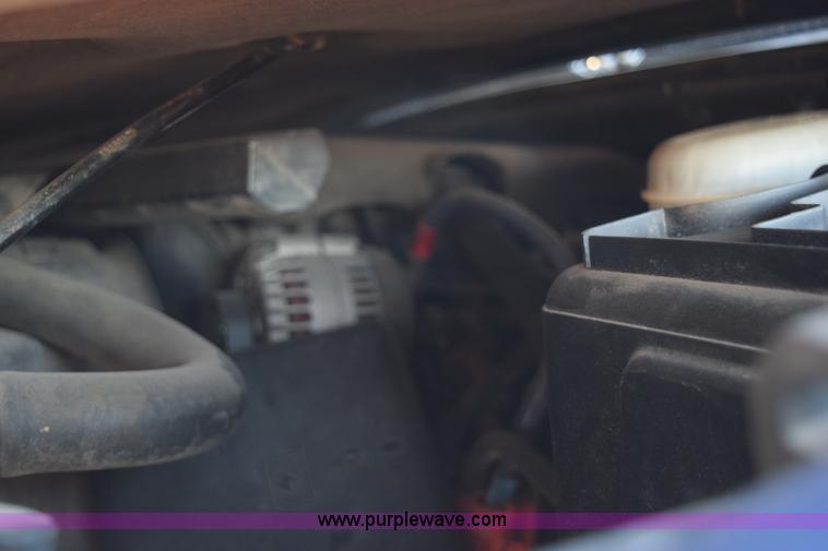 image for item I8644 2003 GMC Yukon XL 1500 SUV