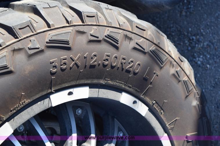 image for item I8644 2003 GMC Yukon XL 1500 SUV