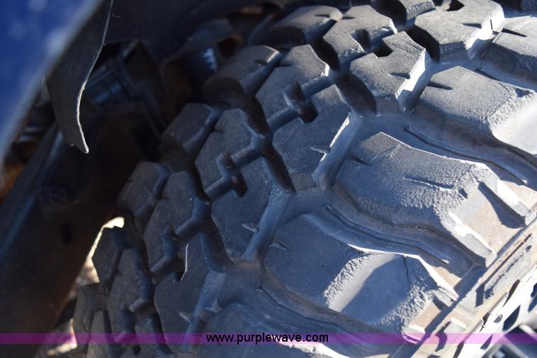 image for item I8644 2003 GMC Yukon XL 1500 SUV