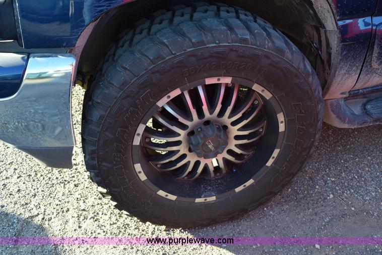 image for item I8644 2003 GMC Yukon XL 1500 SUV