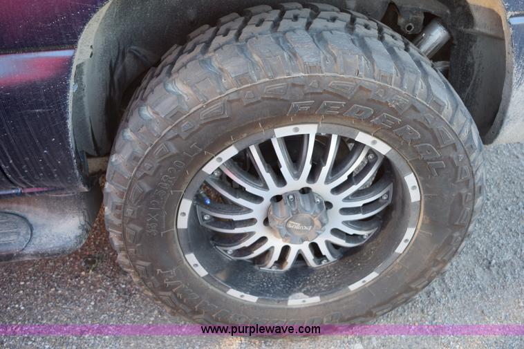 image for item I8644 2003 GMC Yukon XL 1500 SUV