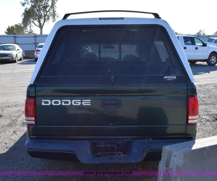 image for item I8646 2000 Dodge Dakota Sport Quad Cab pickup truck