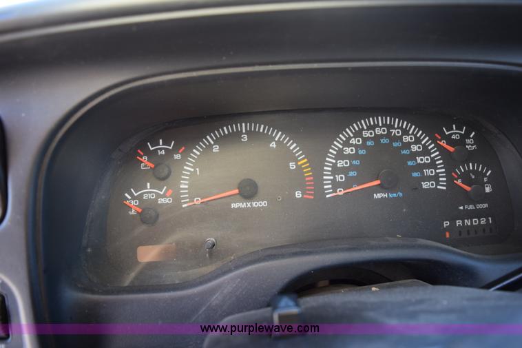 image for item I8646 2000 Dodge Dakota Sport Quad Cab pickup truck