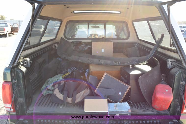 image for item I8646 2000 Dodge Dakota Sport Quad Cab pickup truck