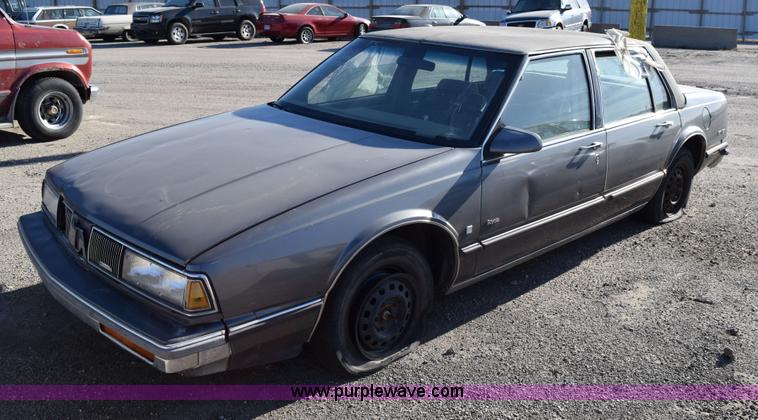 image for item I8648 1989 Oldsmobile Royale Brougham Eighty Eight