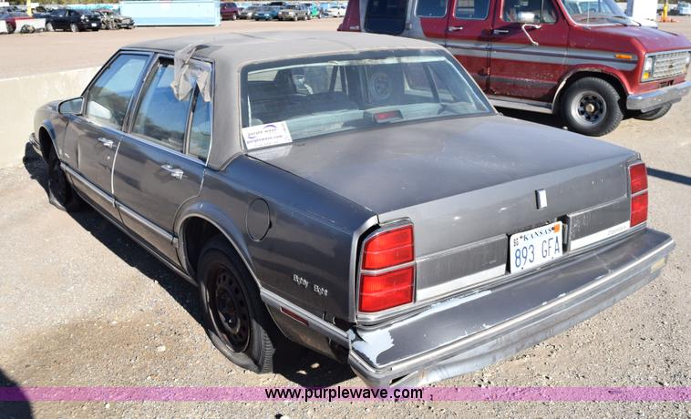 image for item I8648 1989 Oldsmobile Royale Brougham Eighty Eight