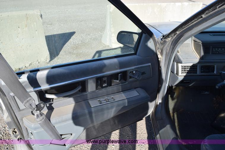 image for item I8648 1989 Oldsmobile Royale Brougham Eighty Eight