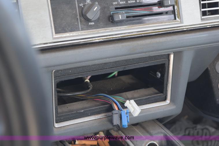 image for item I8648 1989 Oldsmobile Royale Brougham Eighty Eight