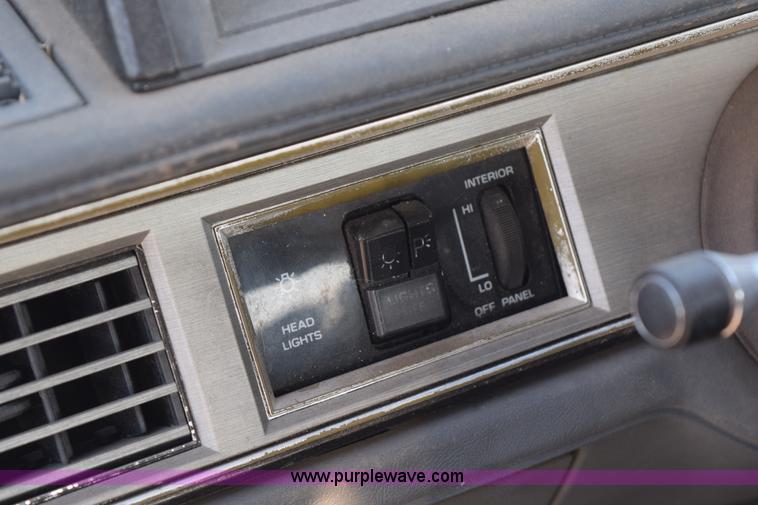 image for item I8648 1989 Oldsmobile Royale Brougham Eighty Eight