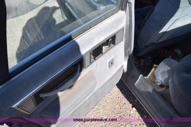 image for item I8648 1989 Oldsmobile Royale Brougham Eighty Eight