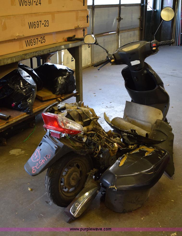 image for item I8649 2011 Tao Tao moped