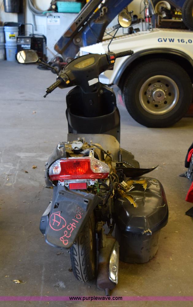 image for item I8649 2011 Tao Tao moped