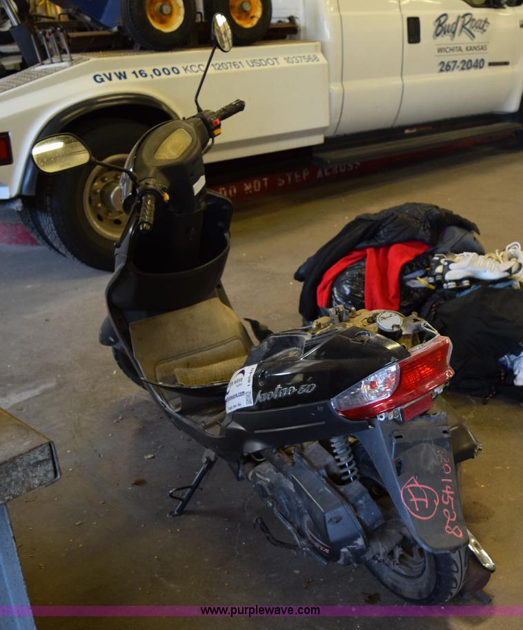 image for item I8649 2011 Tao Tao moped