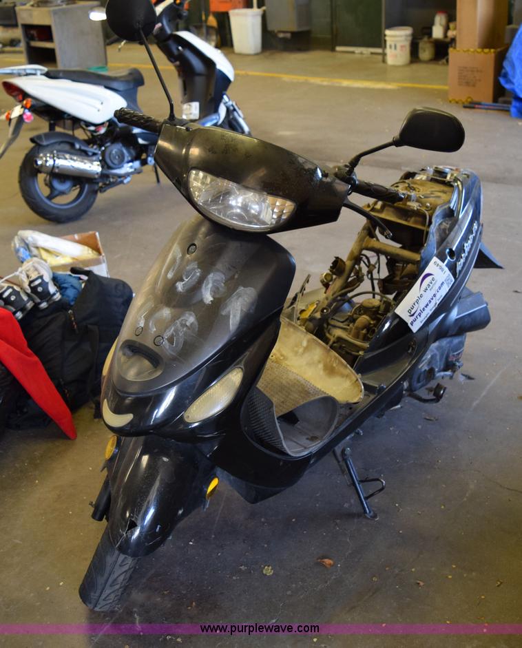 image for item I8649 2011 Tao Tao moped