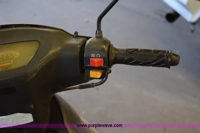 image for item I8649 2011 Tao Tao moped