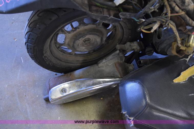 image for item I8649 2011 Tao Tao moped