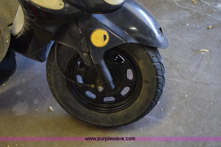 image for item I8649 2011 Tao Tao moped