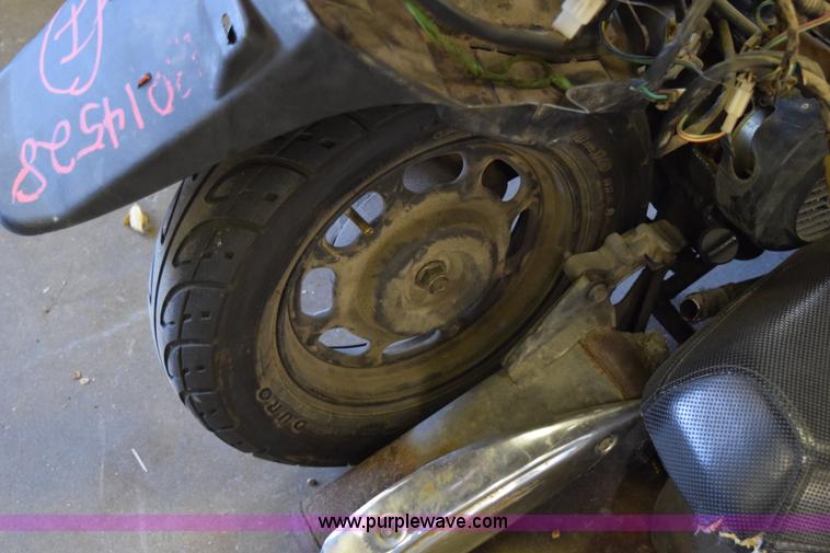 image for item I8649 2011 Tao Tao moped