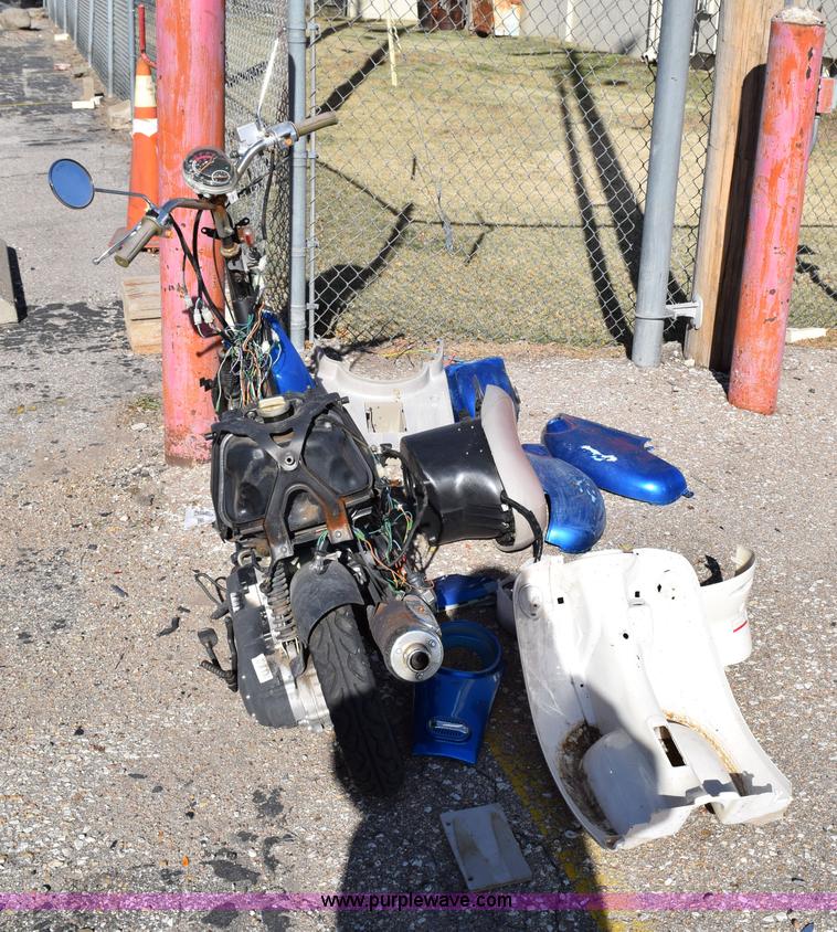 image for item I8650 2012 Tao Tao CY503 moped