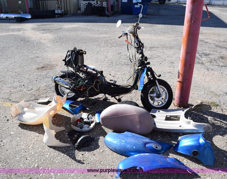 image for item I8650 2012 Tao Tao CY503 moped