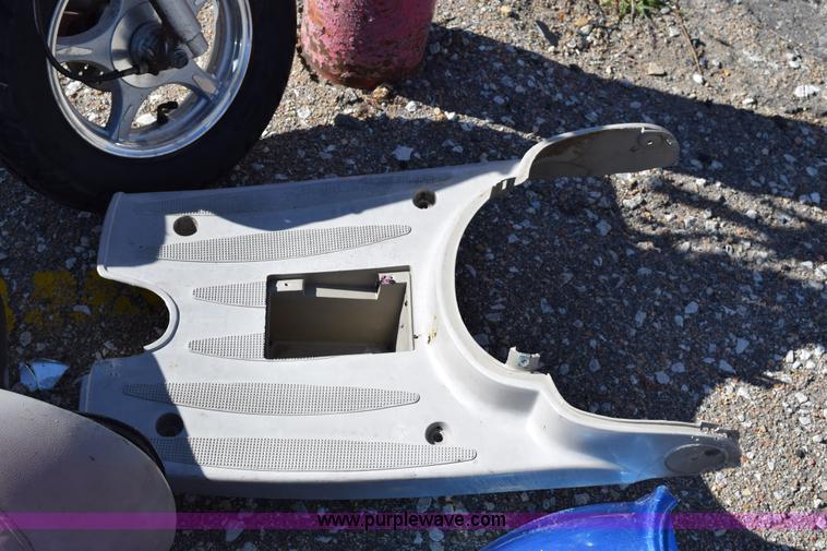 image for item I8650 2012 Tao Tao CY503 moped