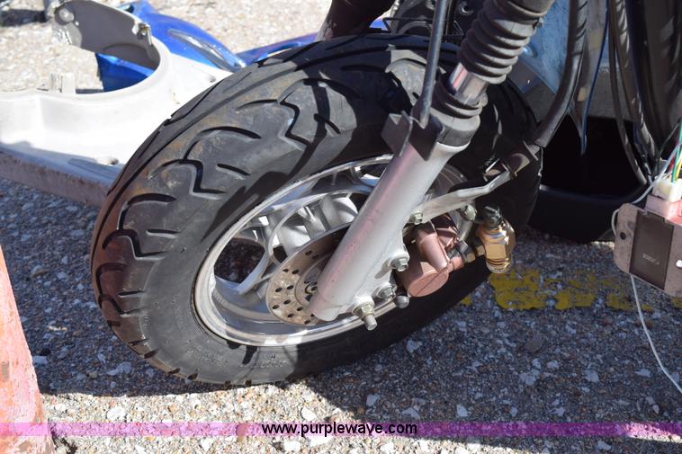 image for item I8650 2012 Tao Tao CY503 moped