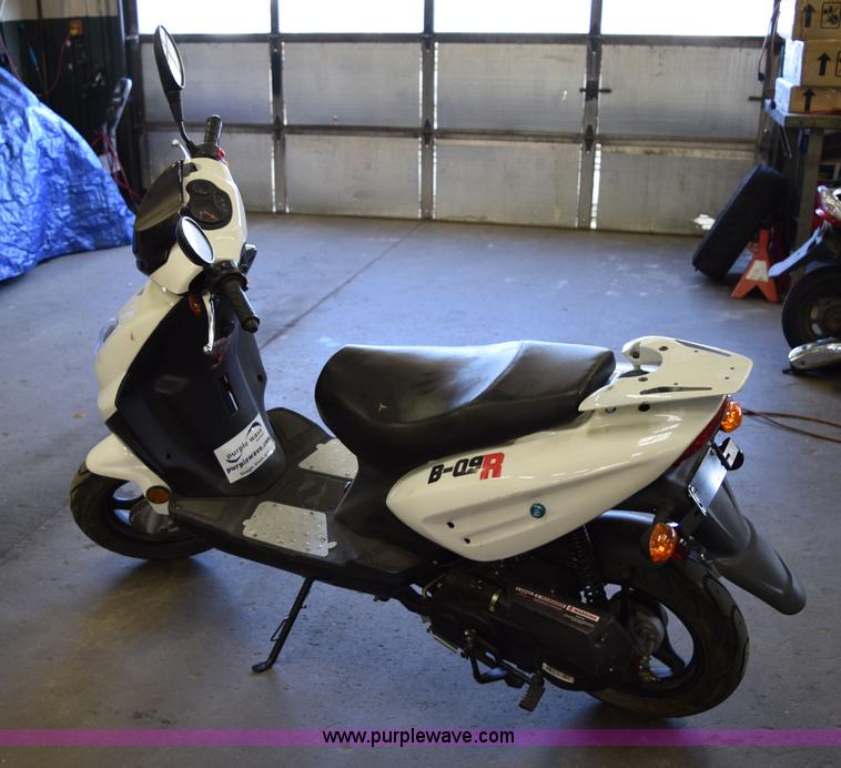 image for item I8651 2013 Bashan moped