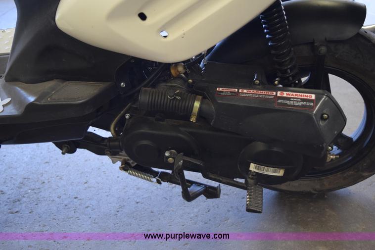 image for item I8651 2013 Bashan moped