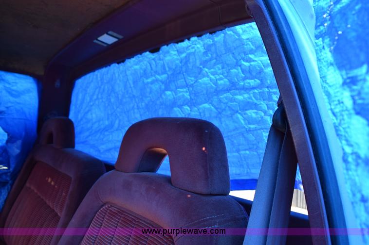 image for item I8652 1989 Chevrolet 1500 pickup truck