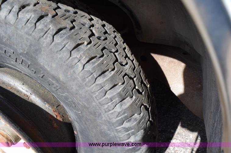 image for item I8652 1989 Chevrolet 1500 pickup truck