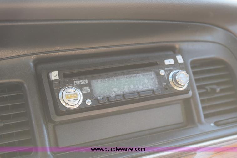 image for item I8653 1995 Ford Crown Victoria LX