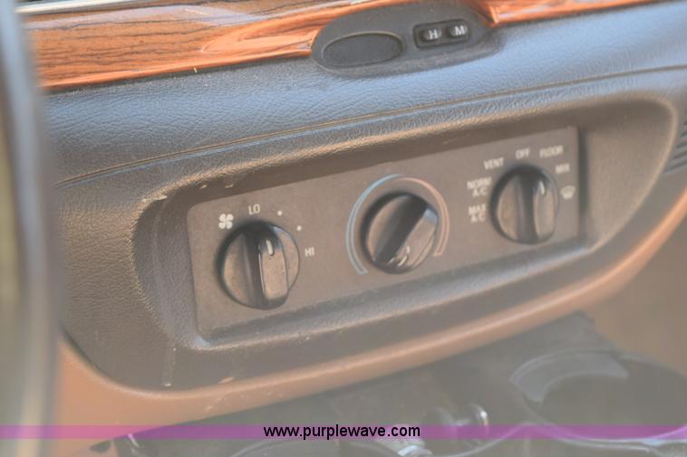 image for item I8653 1995 Ford Crown Victoria LX