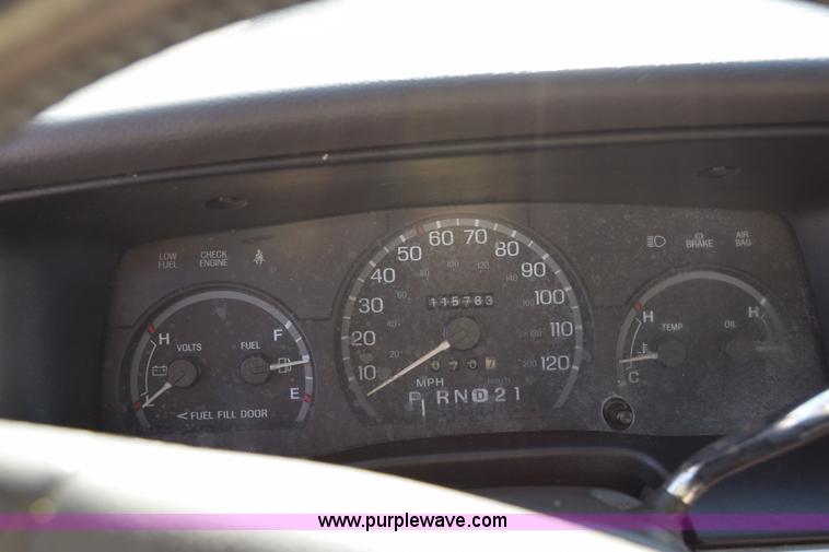 image for item I8653 1995 Ford Crown Victoria LX