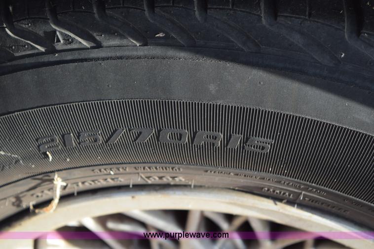 image for item I8653 1995 Ford Crown Victoria LX