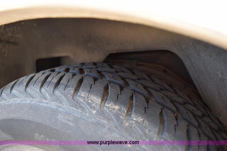 image for item I8653 1995 Ford Crown Victoria LX