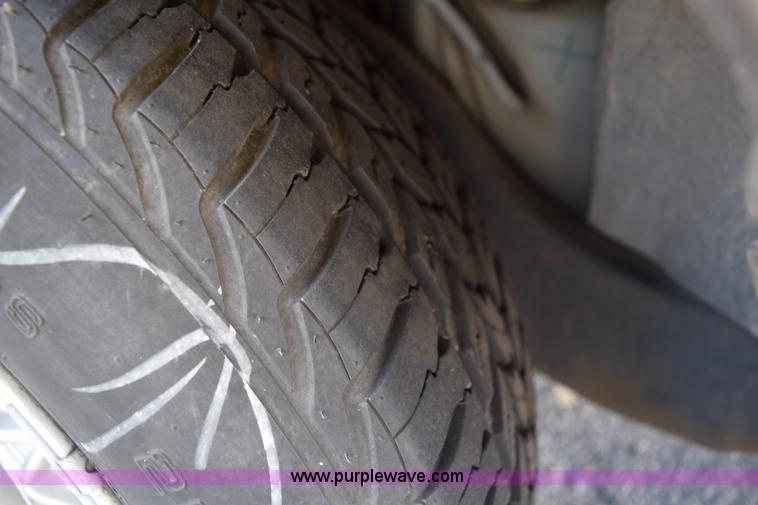 image for item I8653 1995 Ford Crown Victoria LX