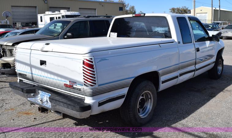 image for item I8654 1995 GMC Sierra 1500 Club Coupe pickup truck