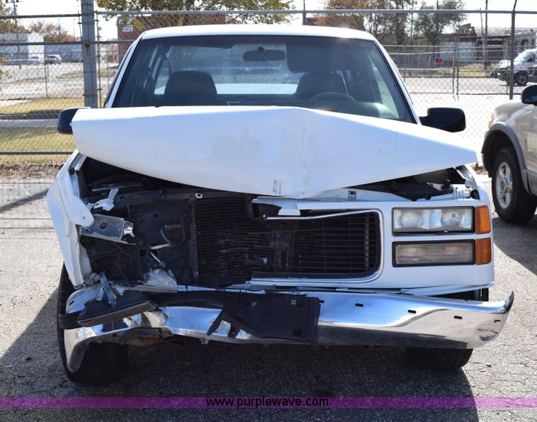 image for item I8654 1995 GMC Sierra 1500 Club Coupe pickup truck