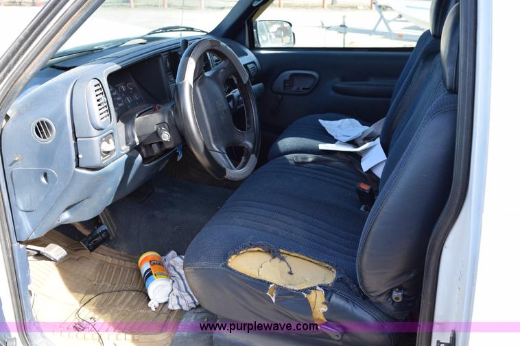 image for item I8654 1995 GMC Sierra 1500 Club Coupe pickup truck