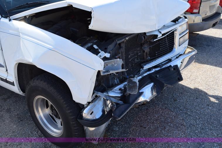 image for item I8654 1995 GMC Sierra 1500 Club Coupe pickup truck