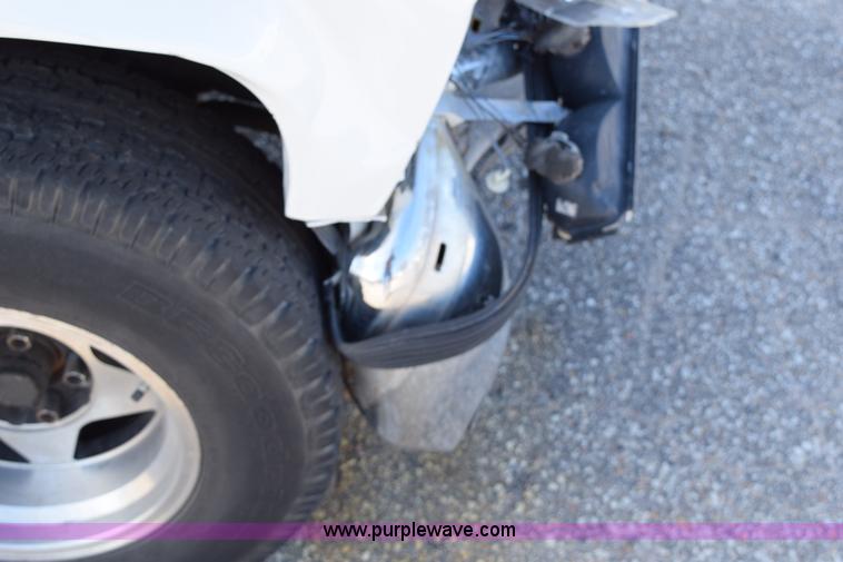 image for item I8654 1995 GMC Sierra 1500 Club Coupe pickup truck