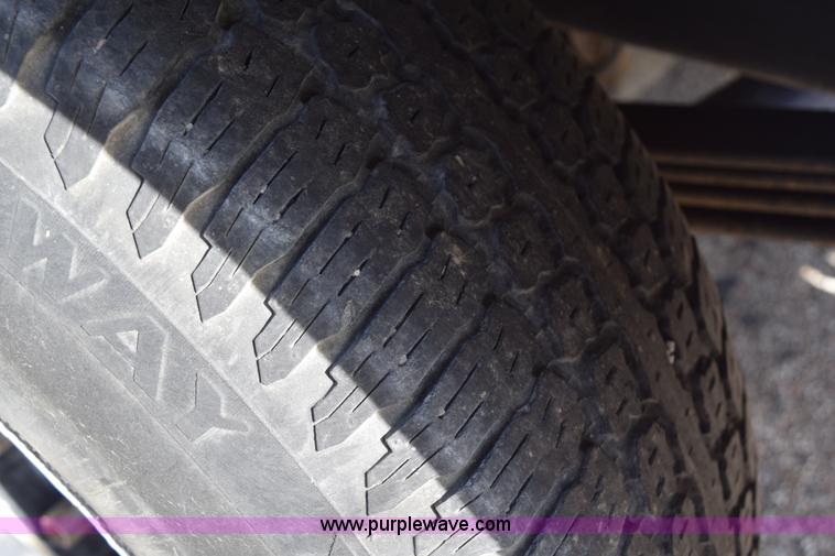 image for item I8654 1995 GMC Sierra 1500 Club Coupe pickup truck