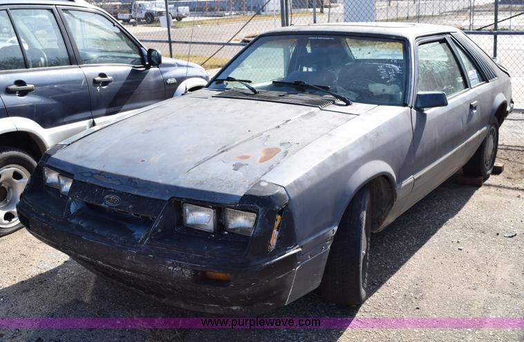image for item I8655 1986 Ford Mustang