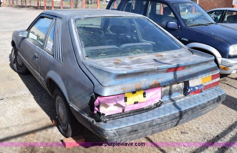 image for item I8655 1986 Ford Mustang