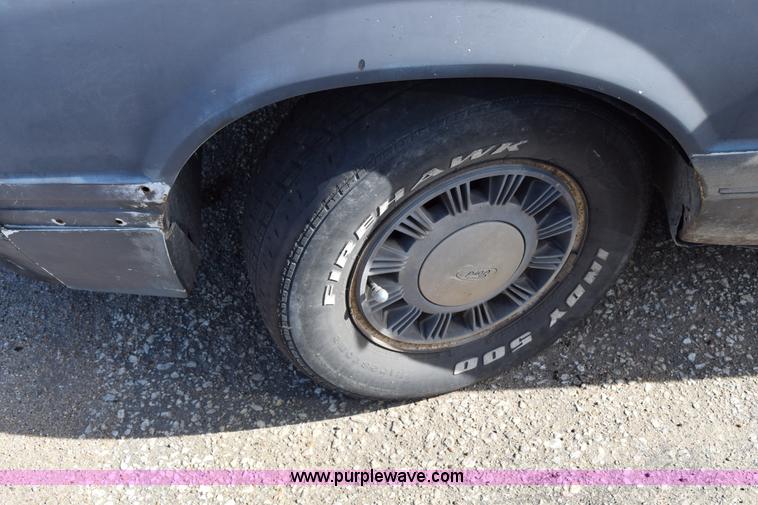 image for item I8655 1986 Ford Mustang