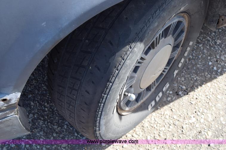 image for item I8655 1986 Ford Mustang